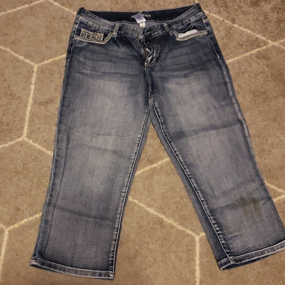 Maurice's capris 11/12